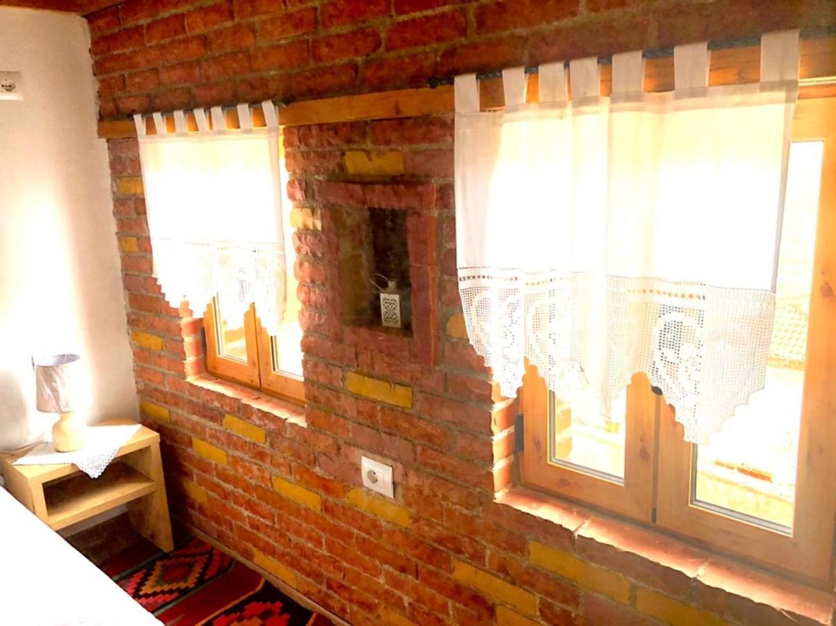 Villa Muzhaqi Nivice Exteriör bild