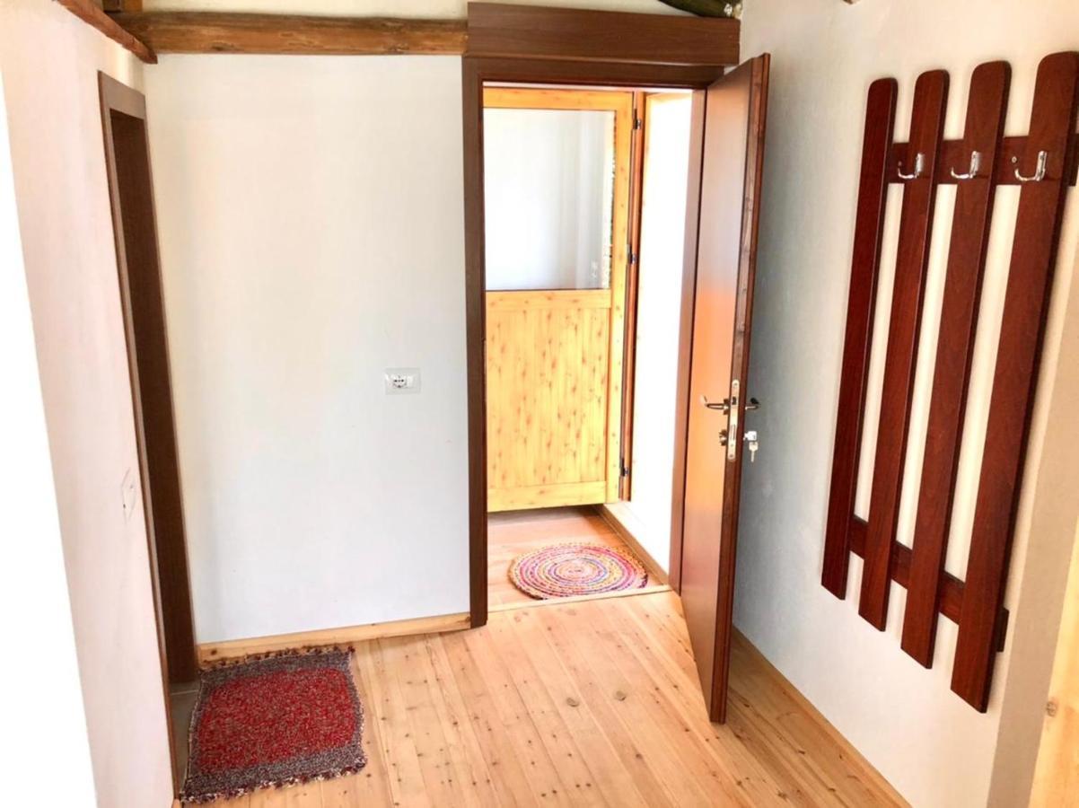 Villa Muzhaqi Nivice Exteriör bild