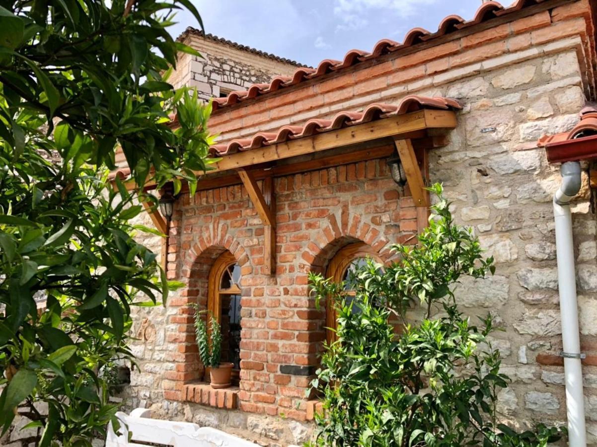 Villa Muzhaqi Nivice Exteriör bild
