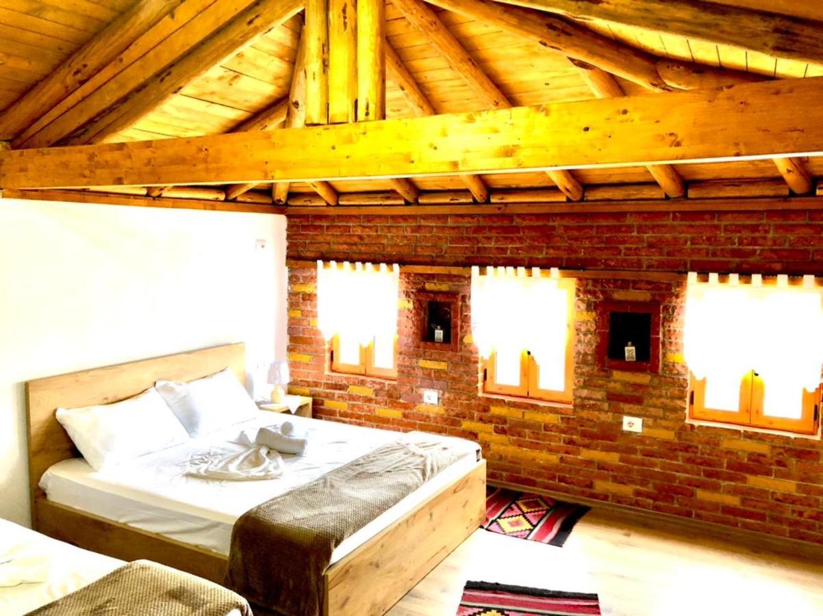 Villa Muzhaqi Nivice Exteriör bild
