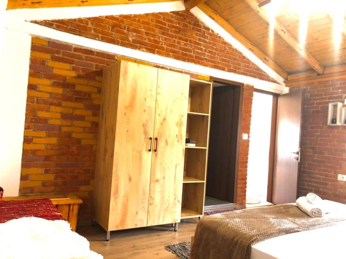 Villa Muzhaqi Nivice Exteriör bild