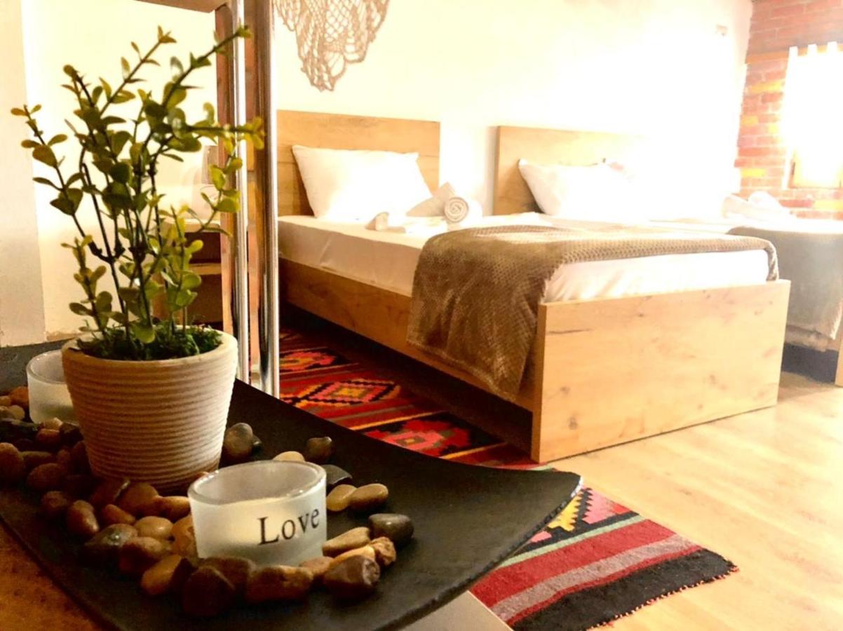 Villa Muzhaqi Nivice Exteriör bild
