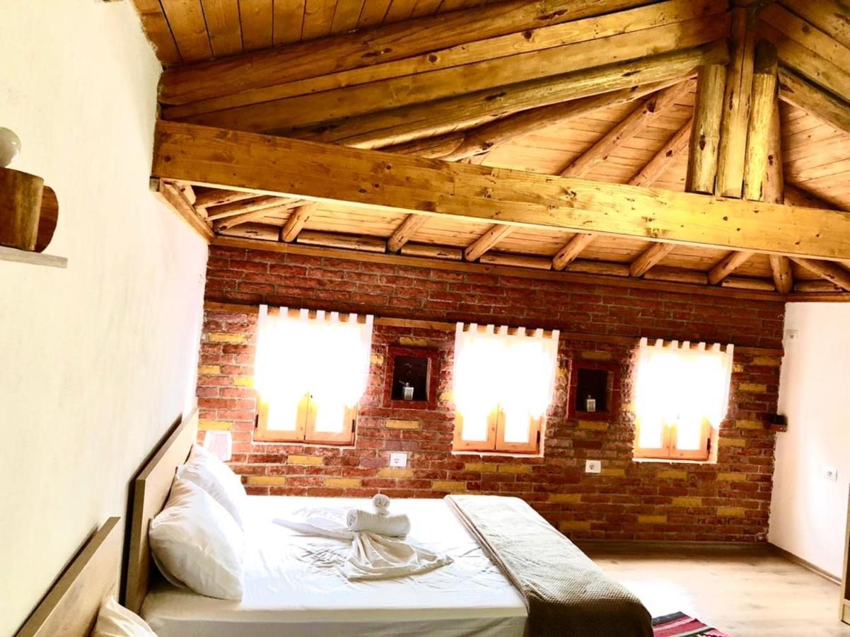 Villa Muzhaqi Nivice Exteriör bild