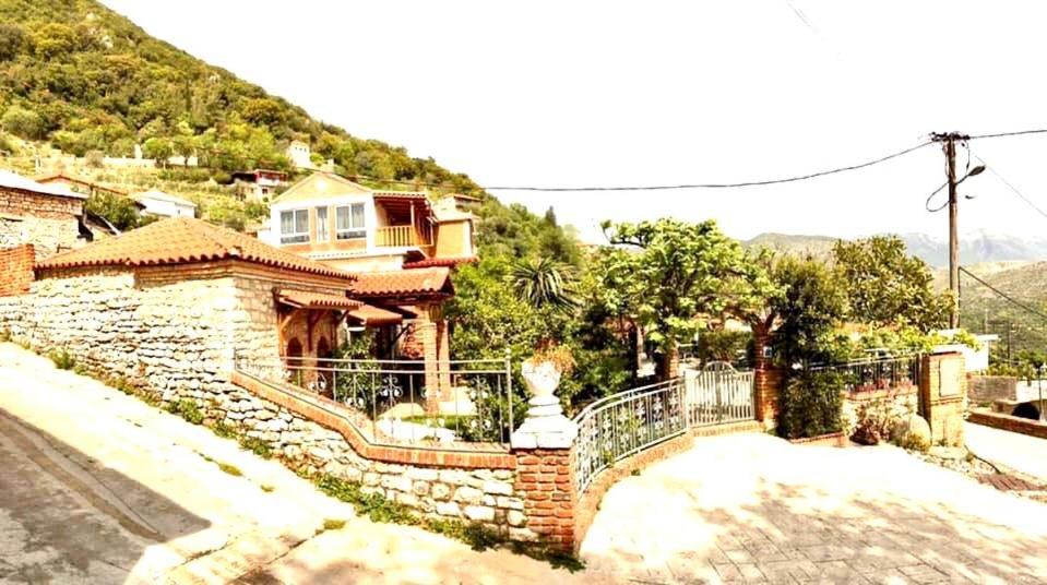 Villa Muzhaqi Nivice Exteriör bild