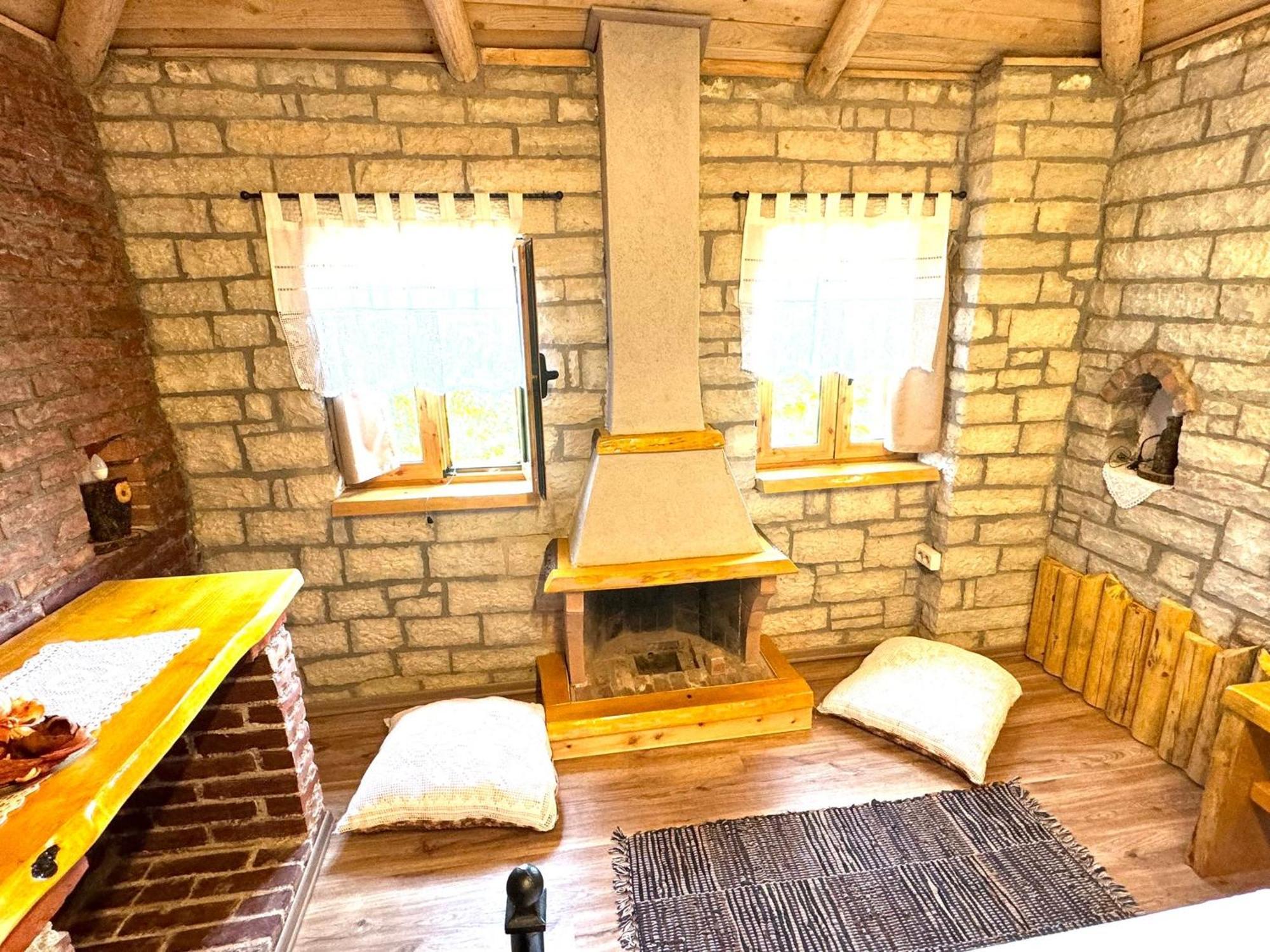 Villa Muzhaqi Nivice Exteriör bild