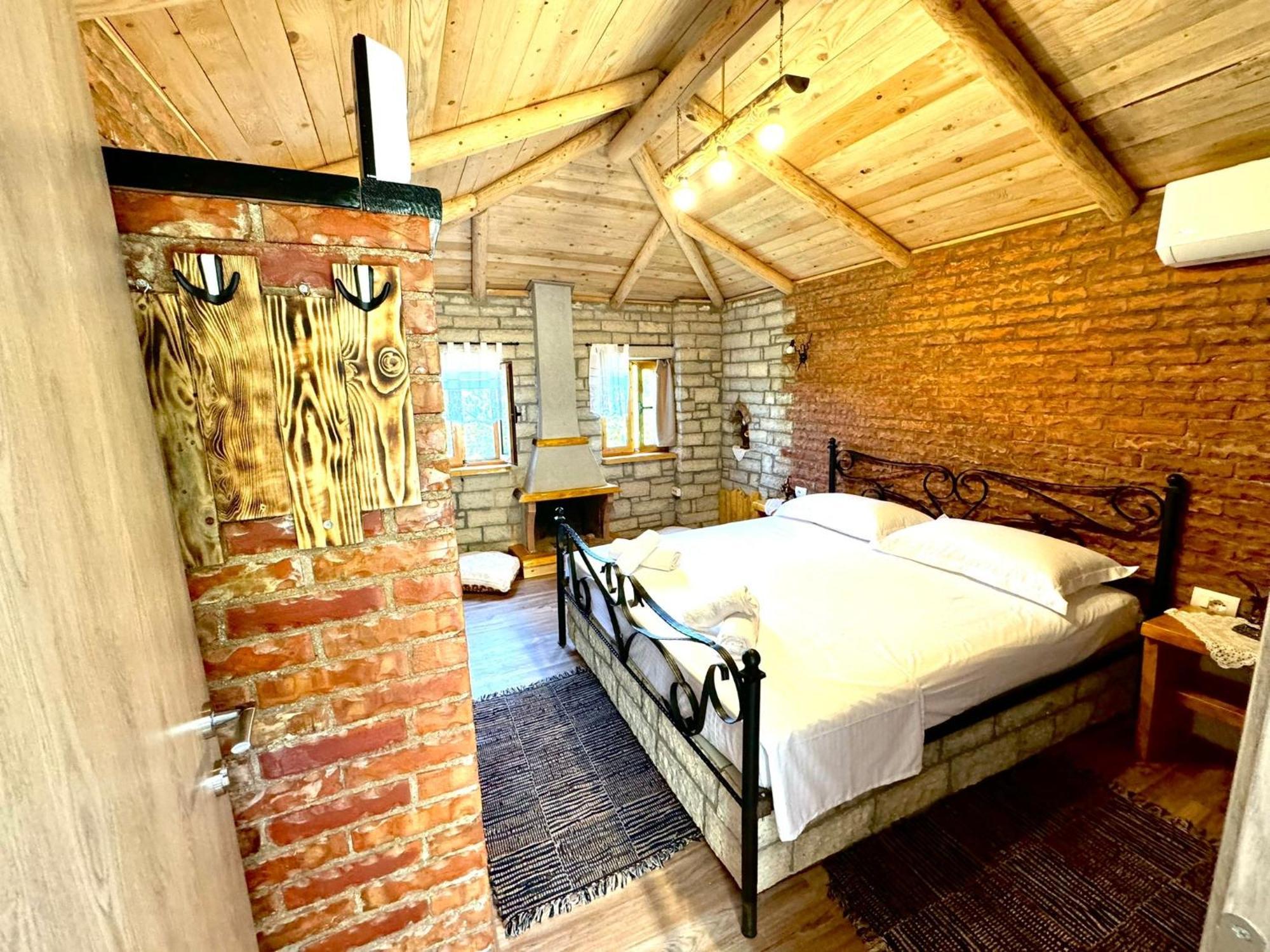 Villa Muzhaqi Nivice Exteriör bild